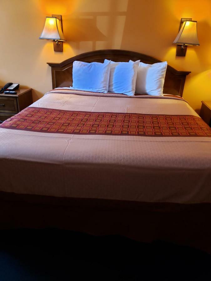 Shasta Lodge Redding Ngoại thất bức ảnh
